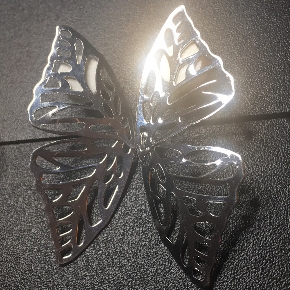 Gold Tone or Silver Tone Butterfly Wing Like Stud Earrings - Picture 3 of 4